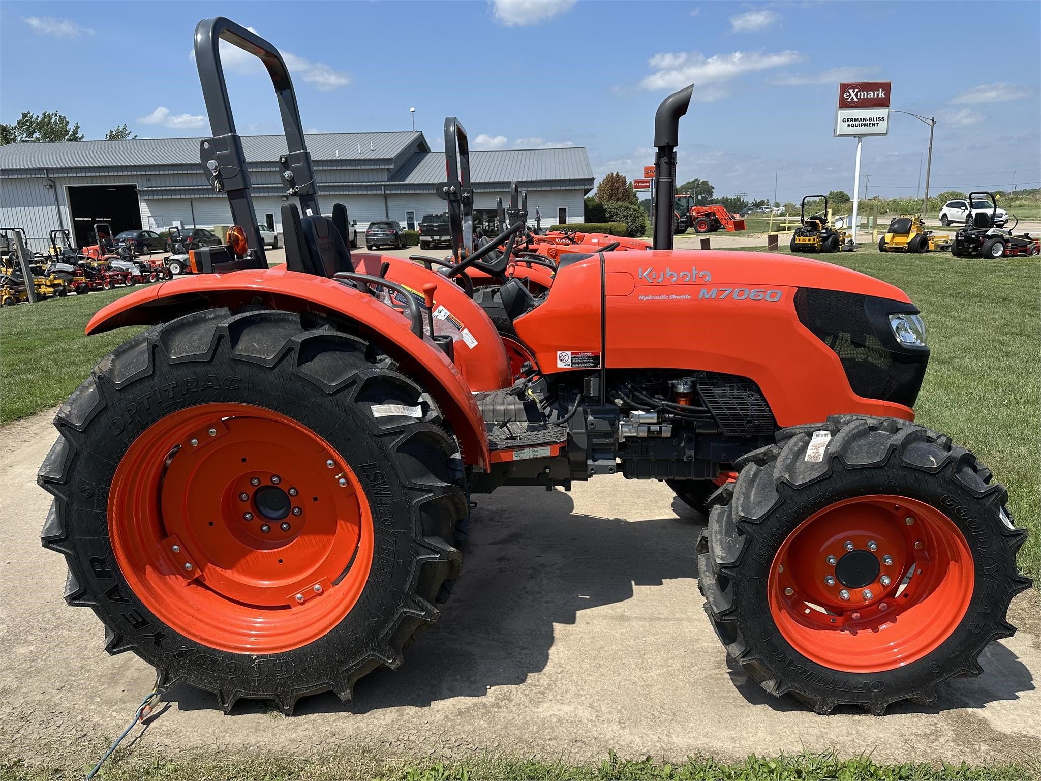 KUBOTA M7060HD12 - 61400