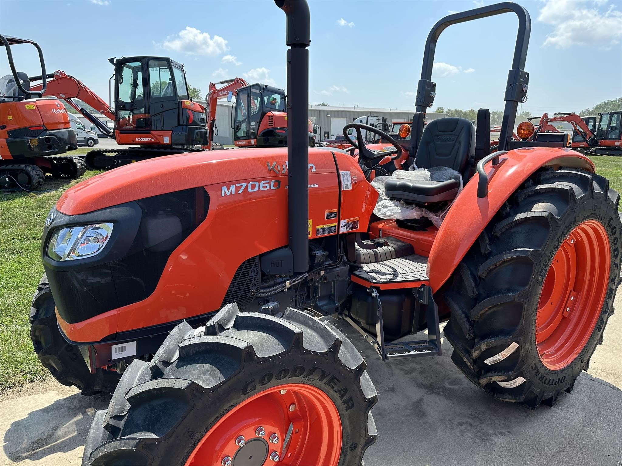 KUBOTA M7060HD12 - 61400