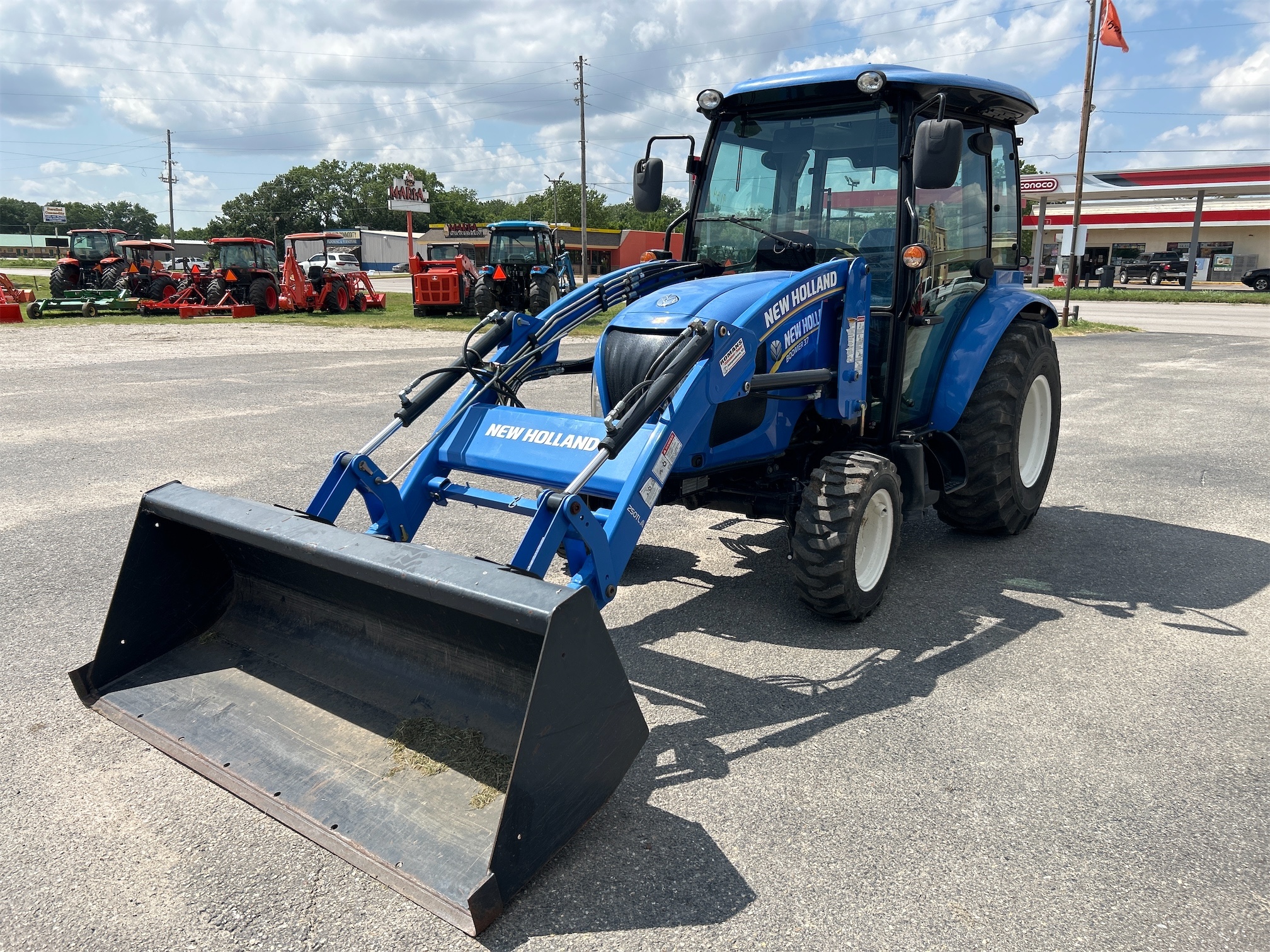 NEW HOLLAND BOOMER 37 - K2686U