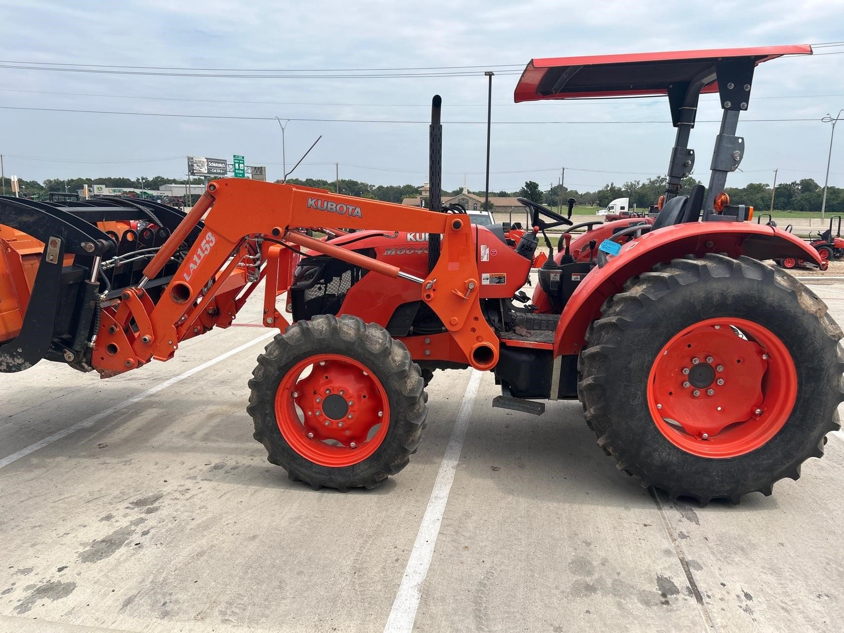 KUBOTA M6040DT - W032957