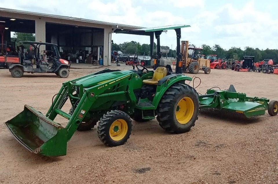 JOHN DEERE 4052M - V034467