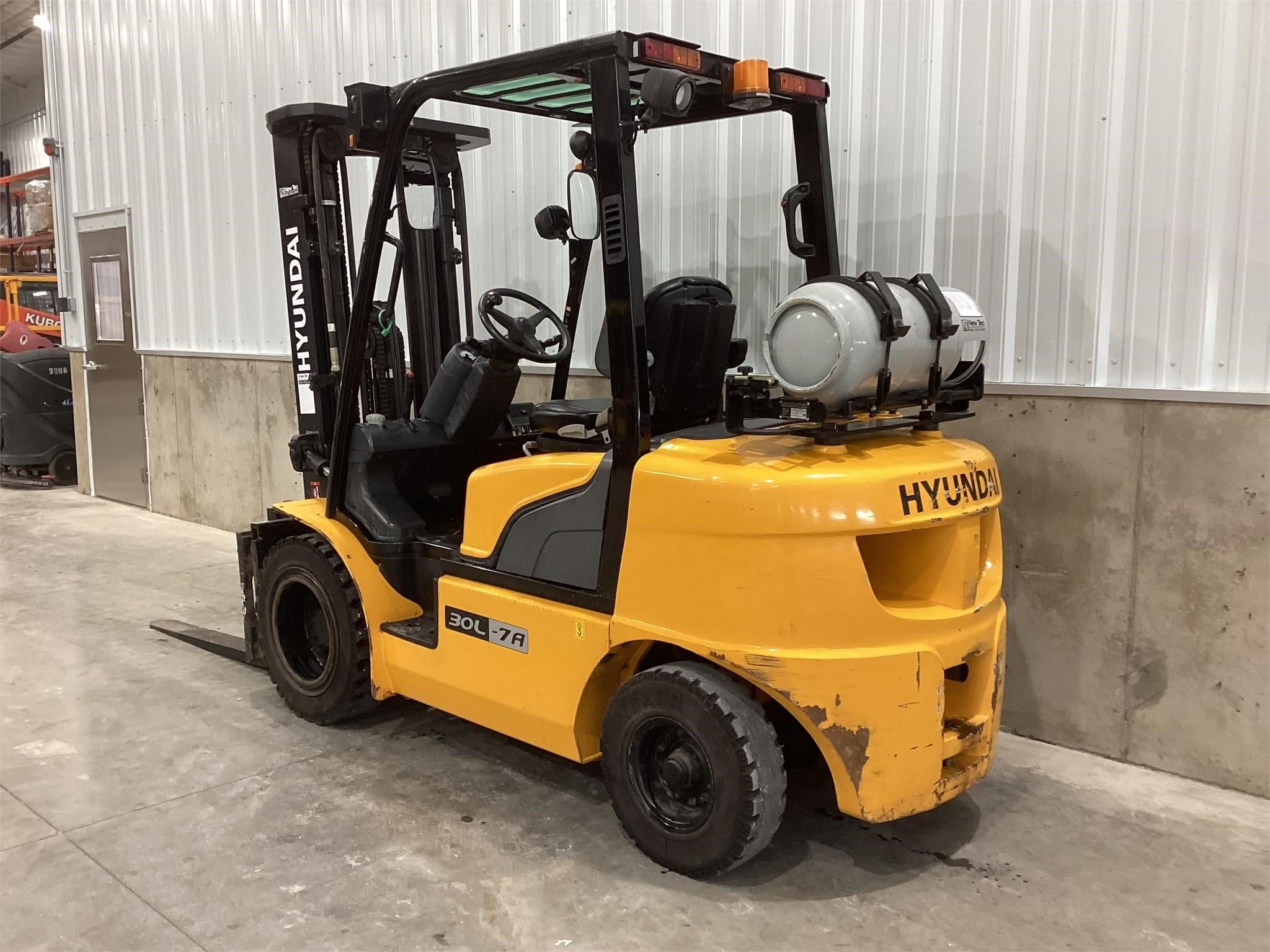 HYUNDAI 30L-7A - 0020280