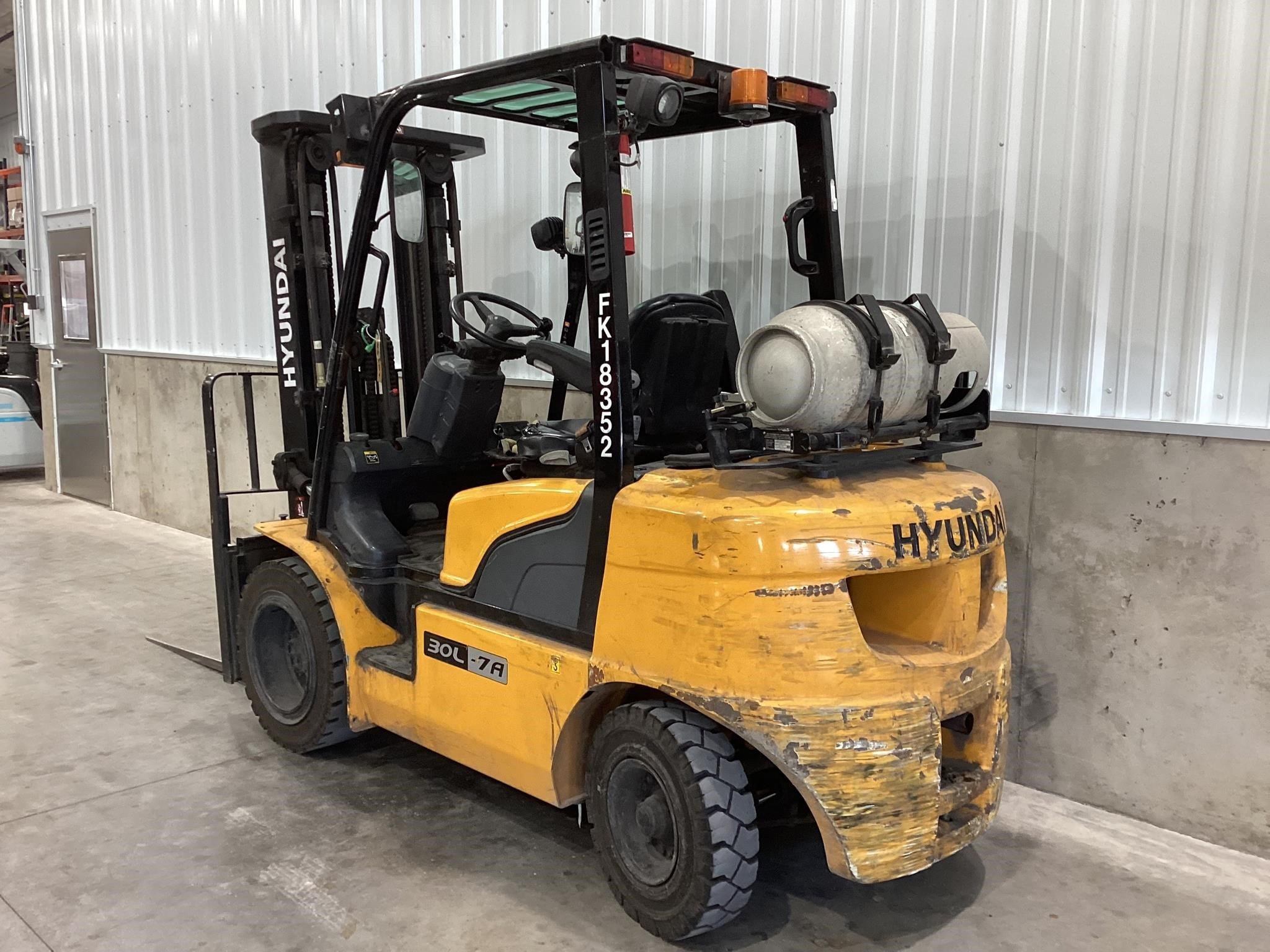 HYUNDAI 30L-7A - 0020849