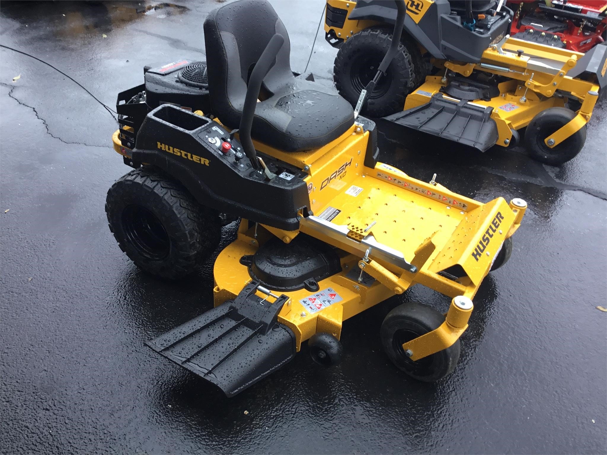 たまです HUSTLER DASH XD 48 - 122579 - McCullough Equipment Group