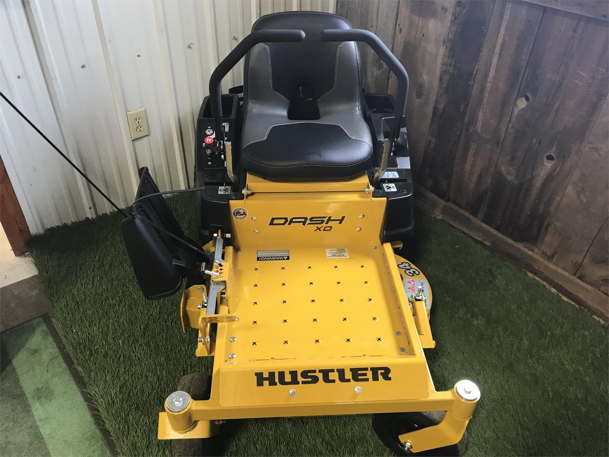 HUSTLER SURFER PRO 34 - 123923 - McCullough Implement
